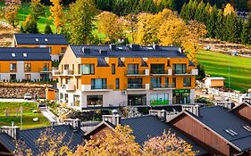 Wonder Home - Apartamenty Hillside tuż przy stoku, sklep, plac zabaw i zewnętrzna siłownia na terenie kompleksu